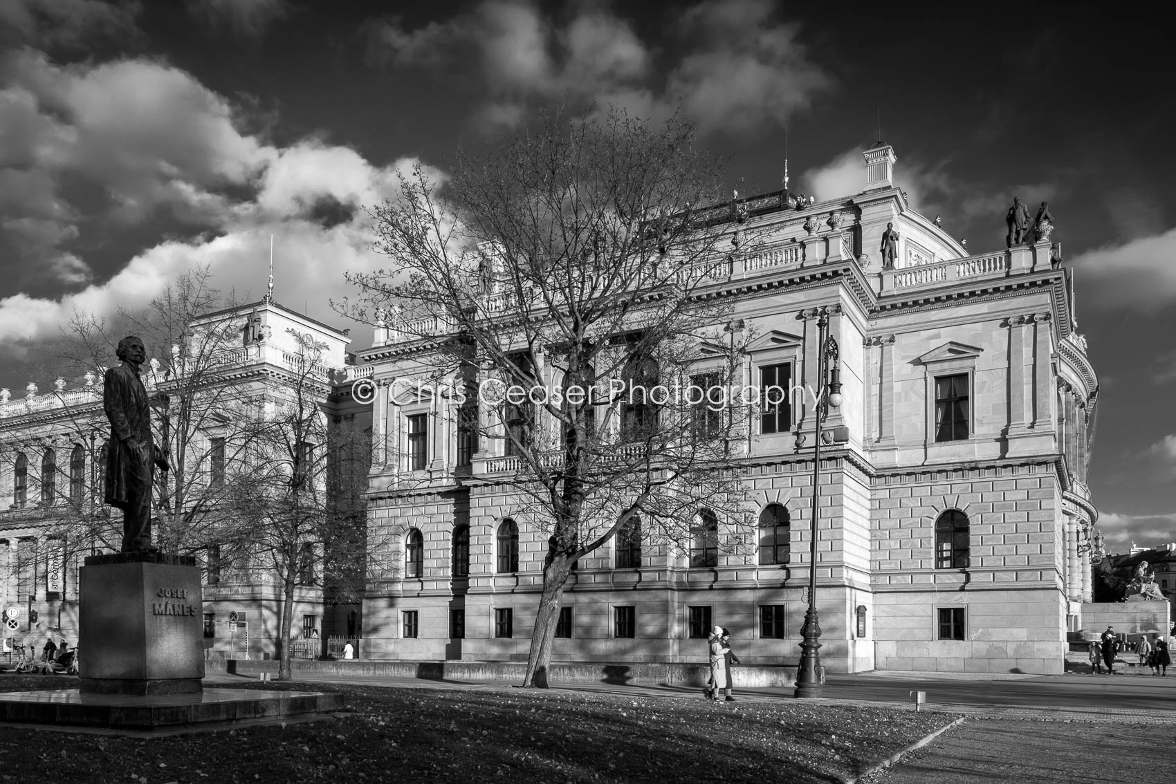 The Rudolfinium, Monochrome